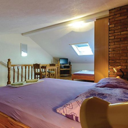 1 Bedroom Gorgeous Home In Slivno Клек Экстерьер фото